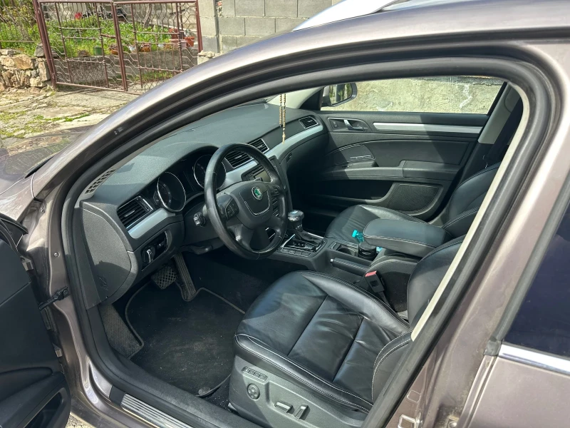 Skoda Superb, снимка 7 - Автомобили и джипове - 49772811