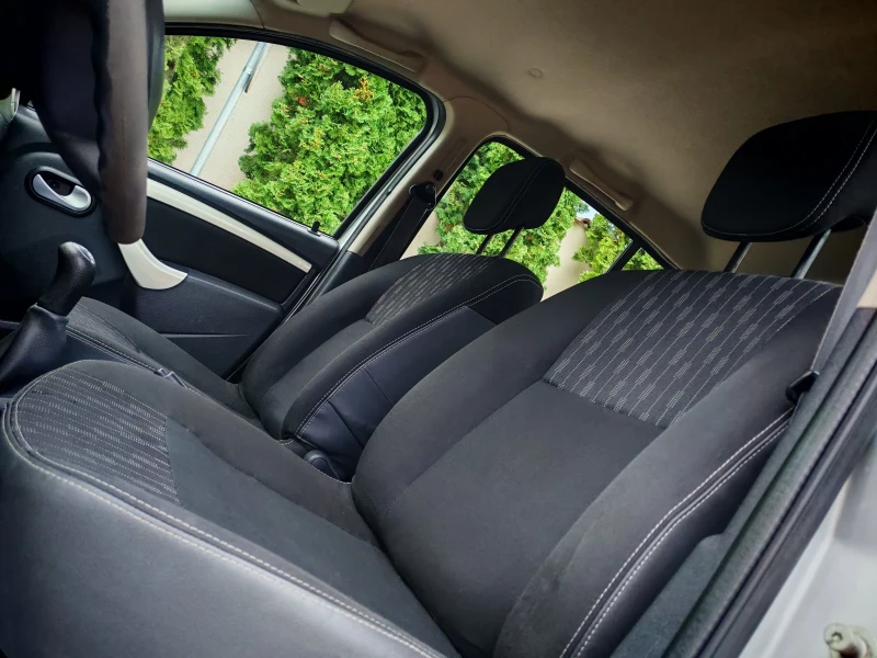 Dacia Sandero 1.2I 16V(75)* FACELIFT* EURO-5* НОВ ВНОС* , снимка 14 - Автомобили и джипове - 51422823