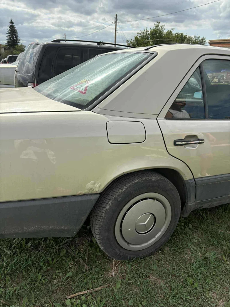 Mercedes-Benz 124 250D, снимка 8 - Автомобили и джипове - 51787210