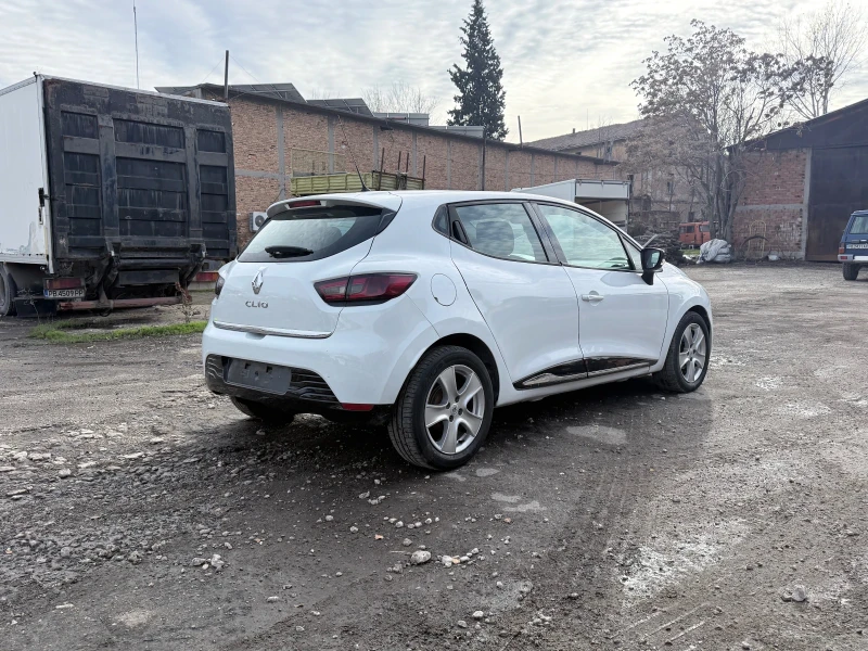 Renault Clio 1.2 безин, снимка 4 - Автомобили и джипове - 52722602