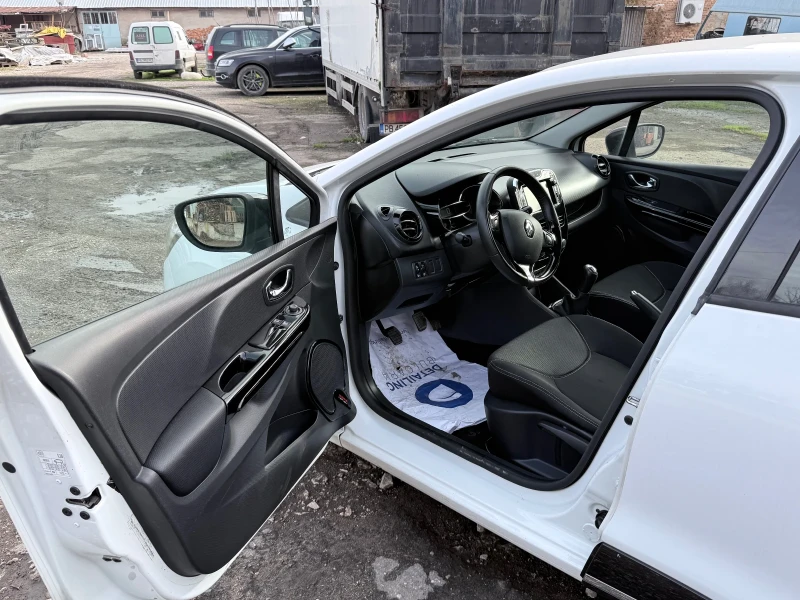 Renault Clio 1.2 безин, снимка 11 - Автомобили и джипове - 52722602