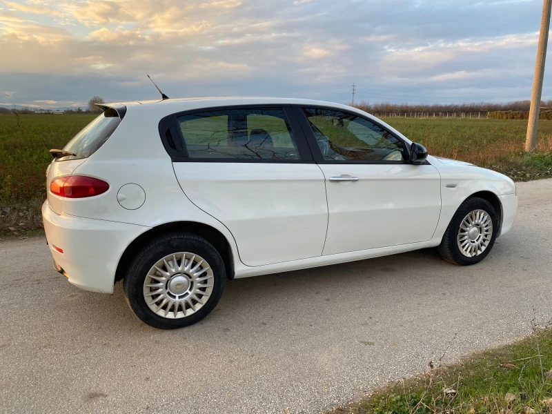 Alfa Romeo 147 1.6 twinspark , снимка 8 - Автомобили и джипове - 52728539