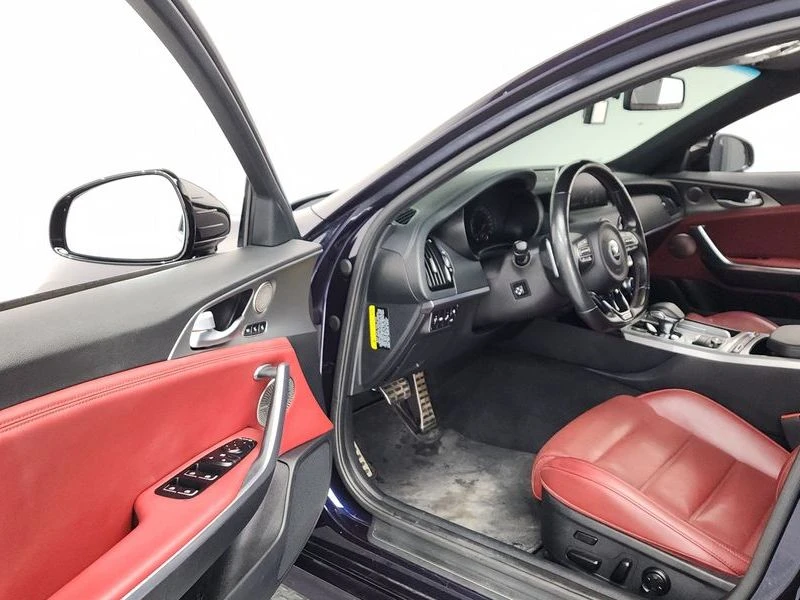 Kia Stinger 3.3 Turbo AWD| 370к.с.| ВКЛ.ТЕХНОТЕСТ, снимка 10 - Автомобили и джипове - 55274249
