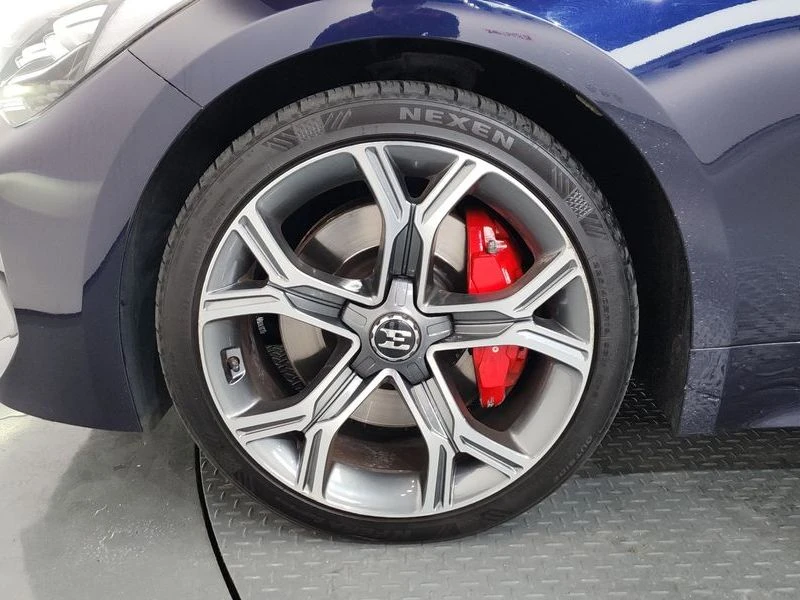 Kia Stinger 3.3 Turbo AWD| 370к.с.| ВКЛ.ТЕХНОТЕСТ, снимка 5 - Автомобили и джипове - 55274249