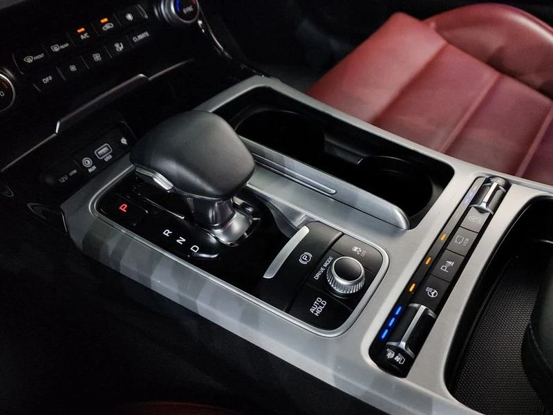Kia Stinger 3.3 Turbo AWD| 370к.с.| ВКЛ.ТЕХНОТЕСТ, снимка 9 - Автомобили и джипове - 55274249