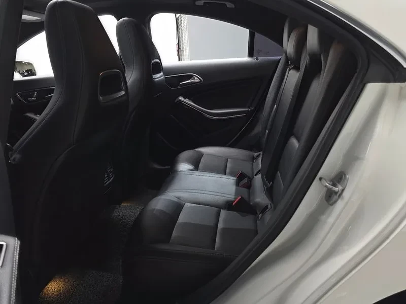 Mercedes-Benz CLA 250 4Matic, снимка 11 - Автомобили и джипове - 55830081