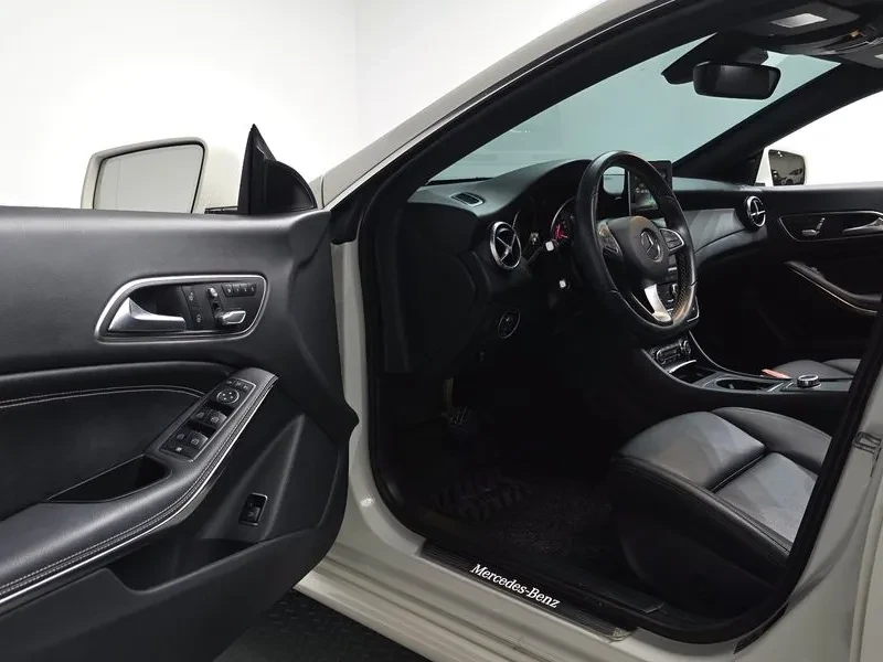 Mercedes-Benz CLA 250 4Matic, снимка 9 - Автомобили и джипове - 55830081