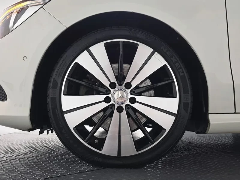 Mercedes-Benz CLA 250 4Matic, снимка 4 - Автомобили и джипове - 55830081