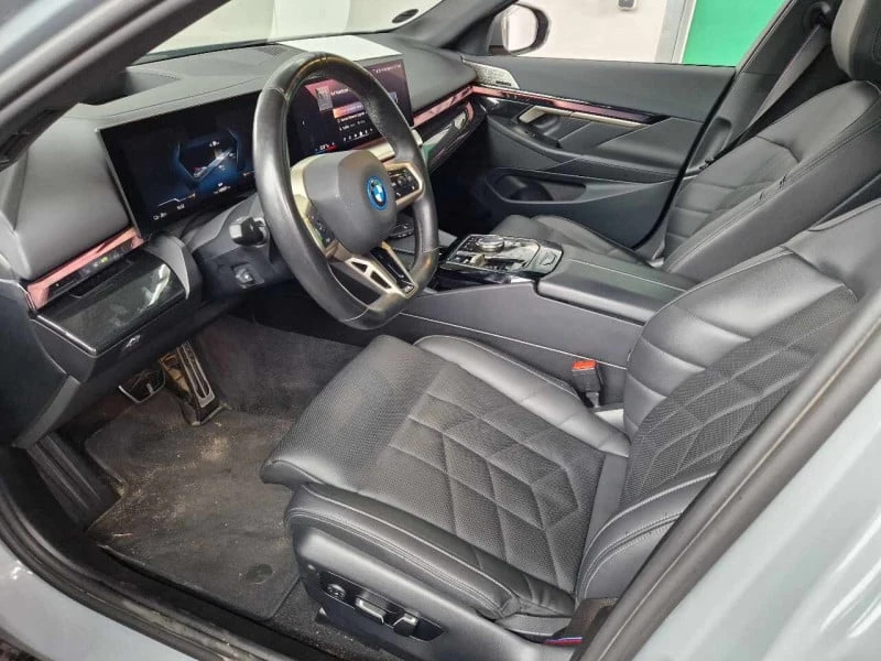 BMW i5 eDrive40 LED Ambient Leather Camera , снимка 5 - Автомобили и джипове - 56723728