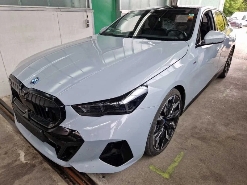 BMW i5 eDrive40 LED Ambient Leather Camera 