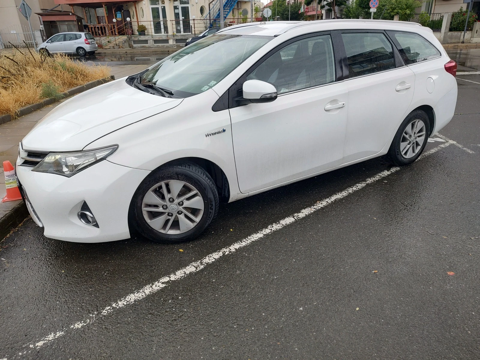 Toyota Auris Спортвагон Hibrid, снимка 1