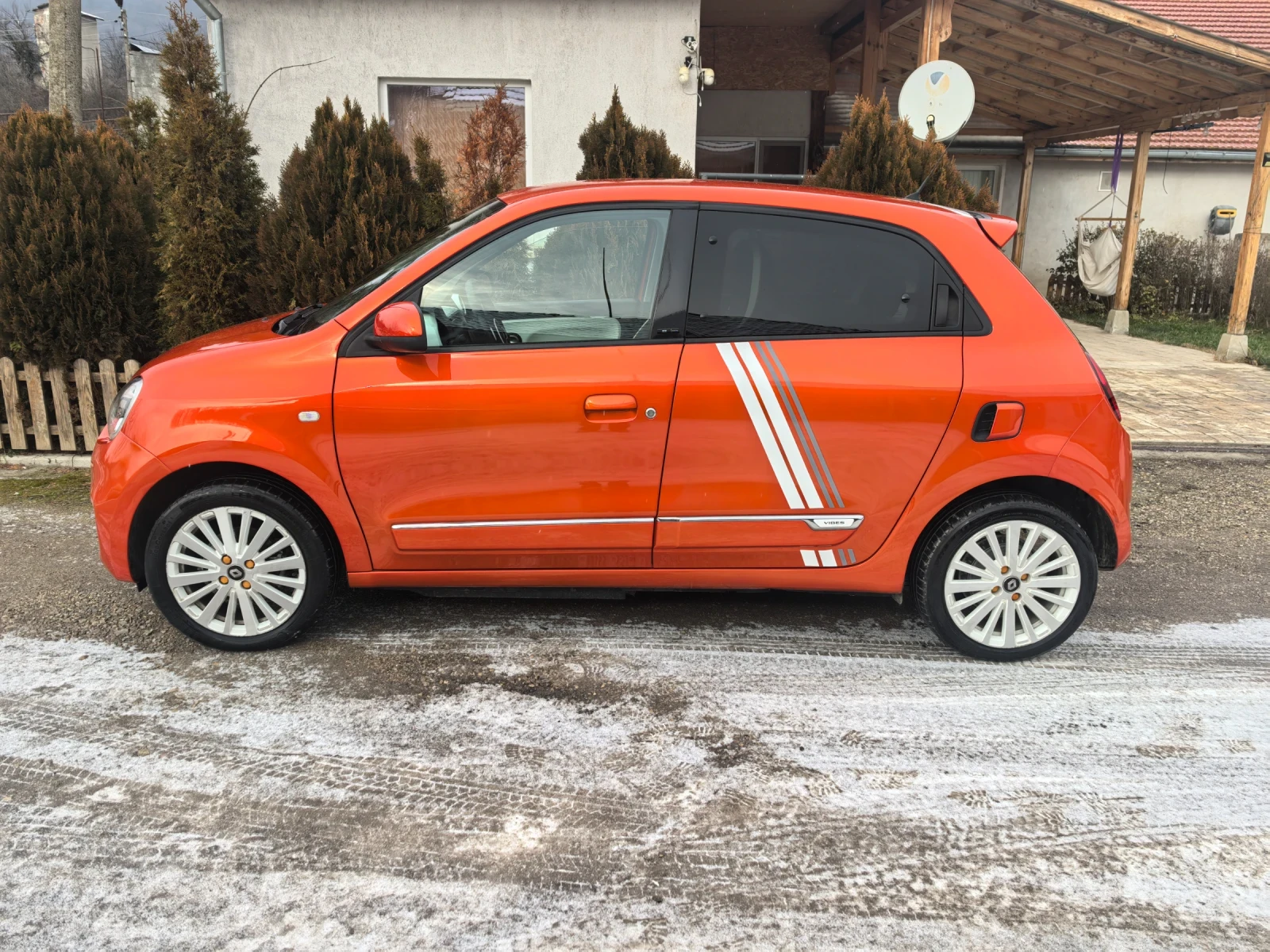 Renault Twingo  VIBES ZE ПЕРФЕКТЕН , снимка 1