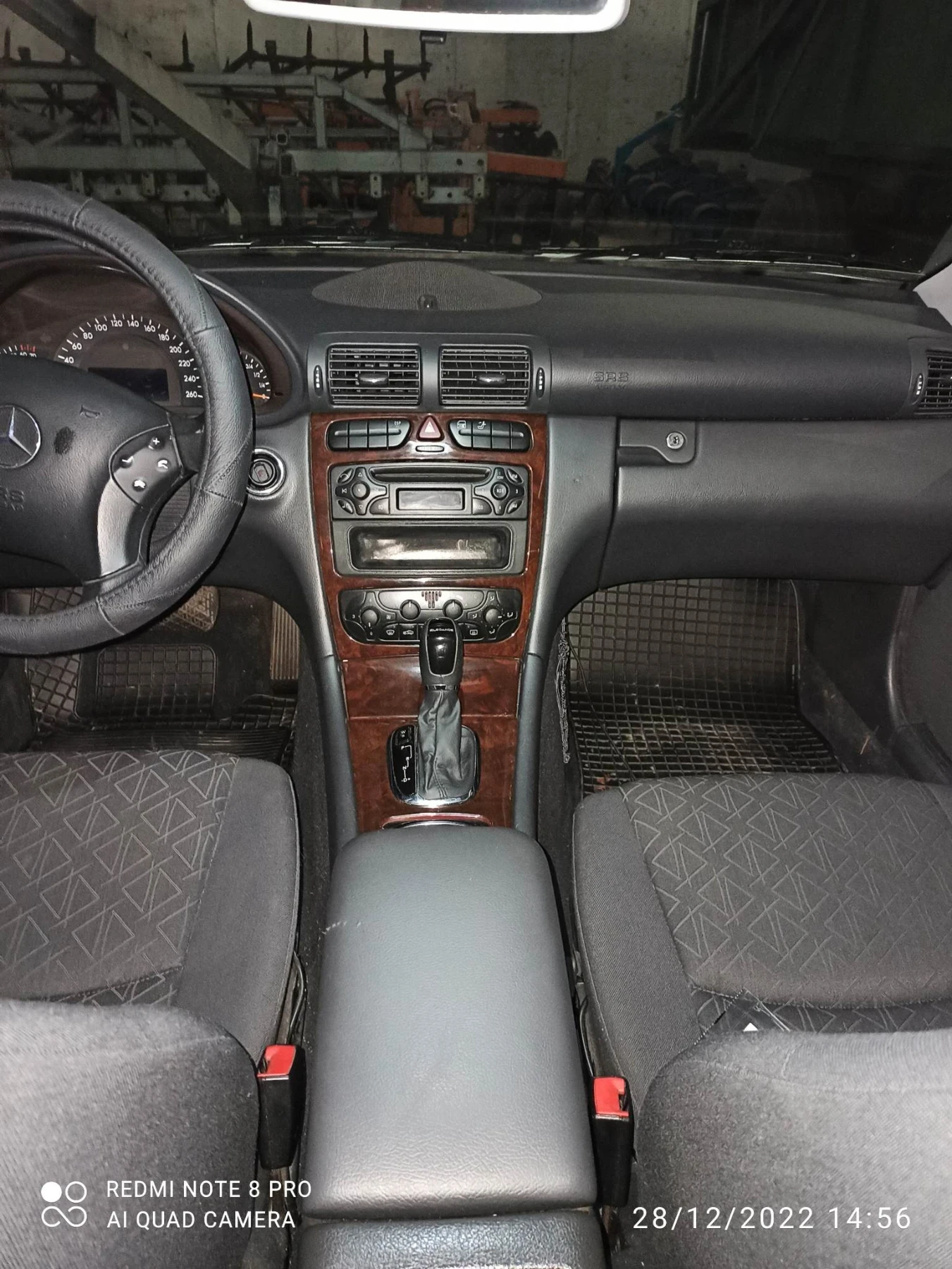 Mercedes-Benz C 180  - изображение 8