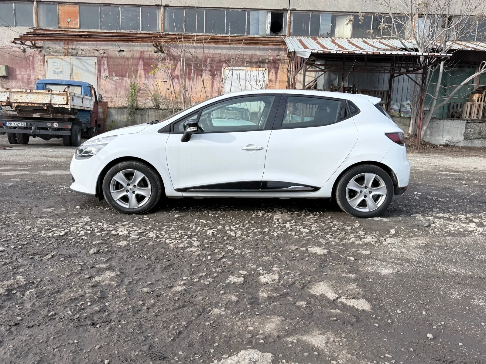 Renault Clio 1.2 безин - изображение 6