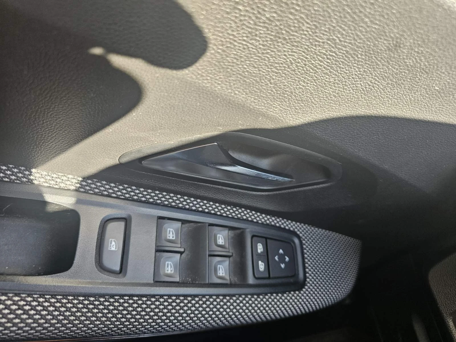 Dacia Sandero 1.0 TCe 90 Stop&Start LPG, снимка 10 - Автомобили и джипове - 54123063