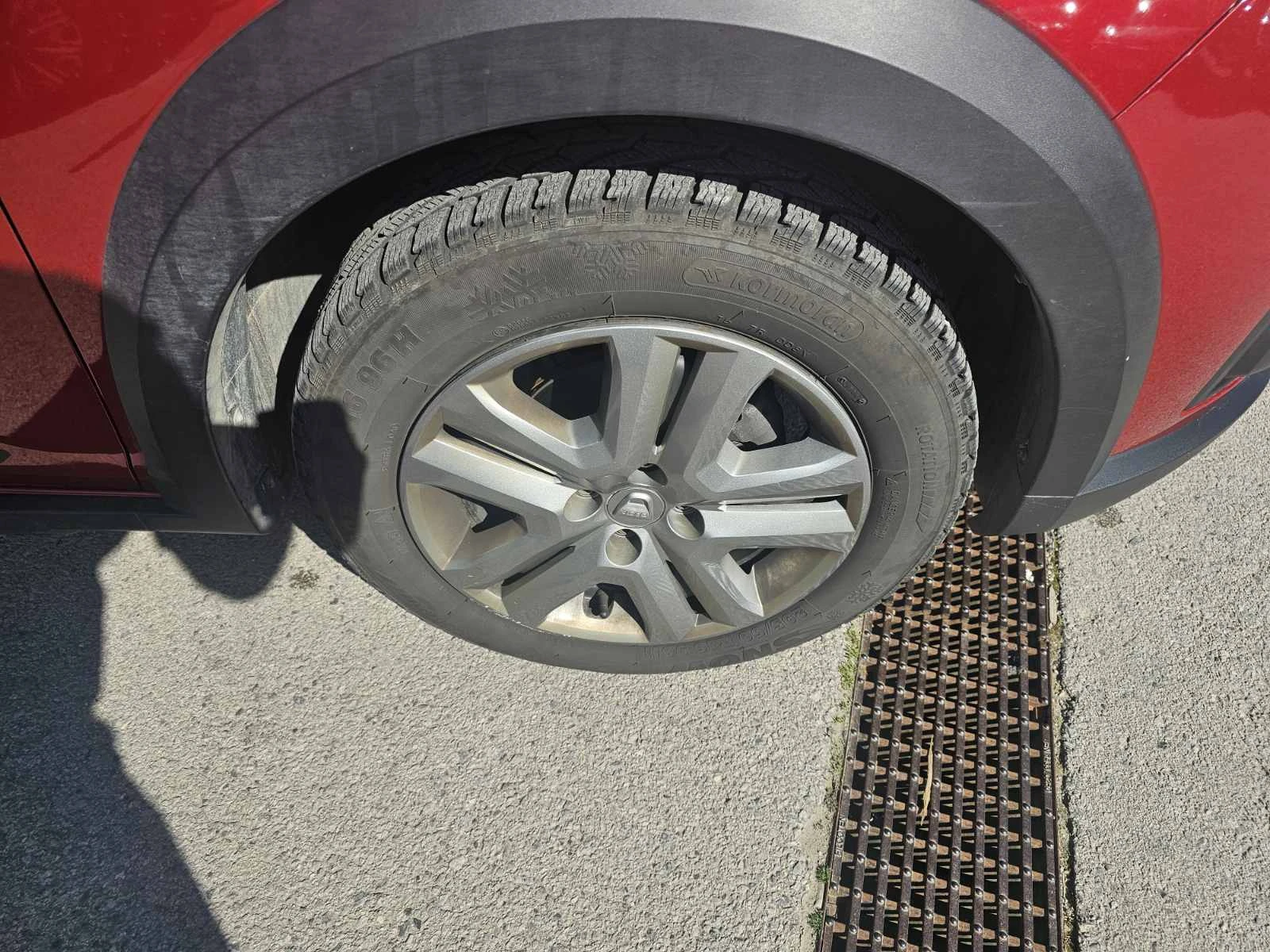 Dacia Sandero 1.0 TCe 90 Stop&Start LPG, снимка 15 - Автомобили и джипове - 54123063