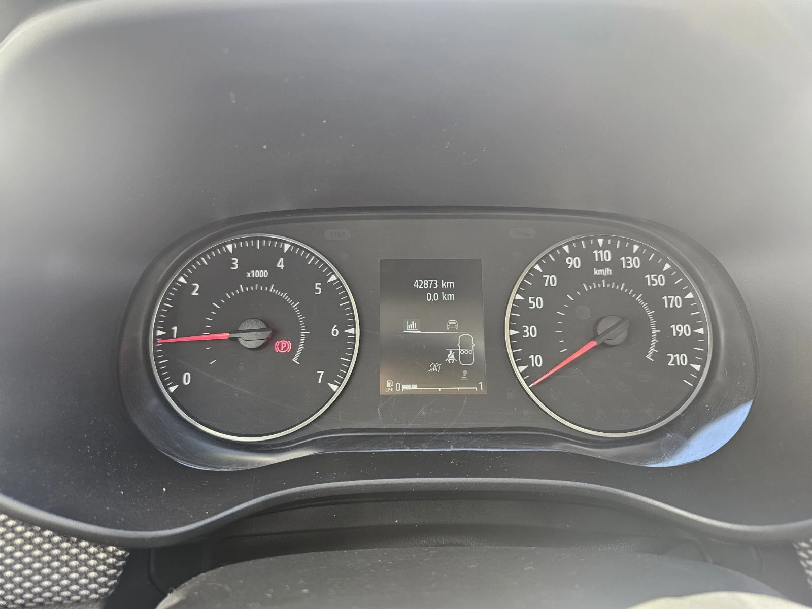 Dacia Sandero 1.0 TCe 90 Stop&Start LPG, снимка 8 - Автомобили и джипове - 54123063