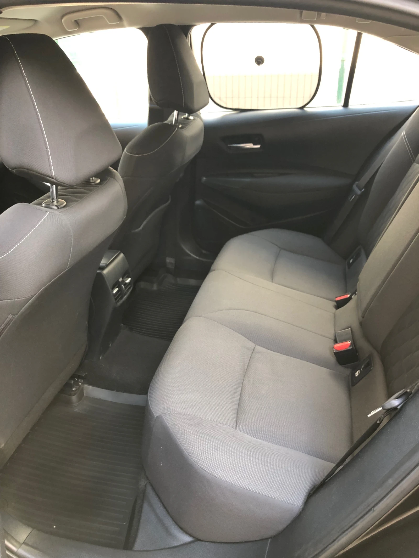 Toyota Corolla Executive 1.6, снимка 13 - Автомобили и джипове - 54894739