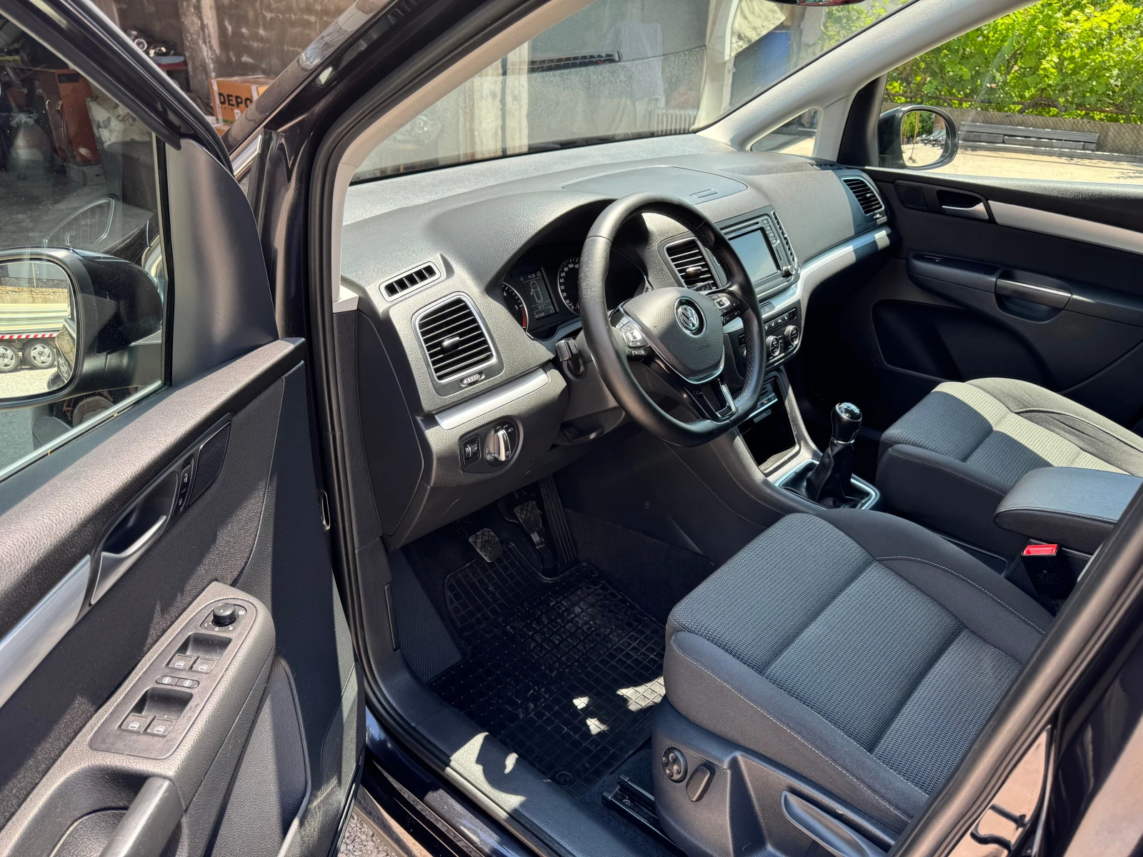 VW Sharan 2.0TDI-150кс, снимка 8 - Автомобили и джипове - 55047724