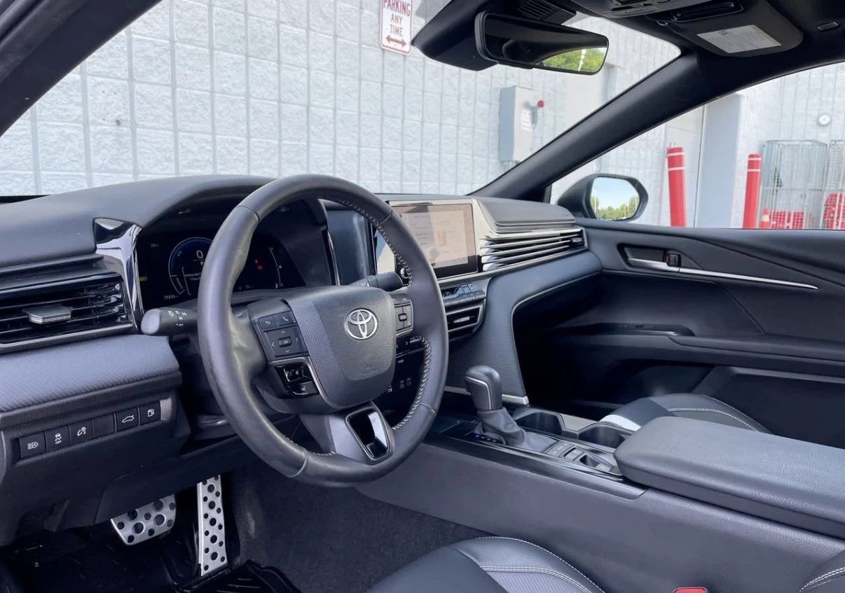 Toyota Camry HYBRID SE * AWD * BLIND SPOT * LED * CARPLAY *  | Mobile.bg � ����������� 3