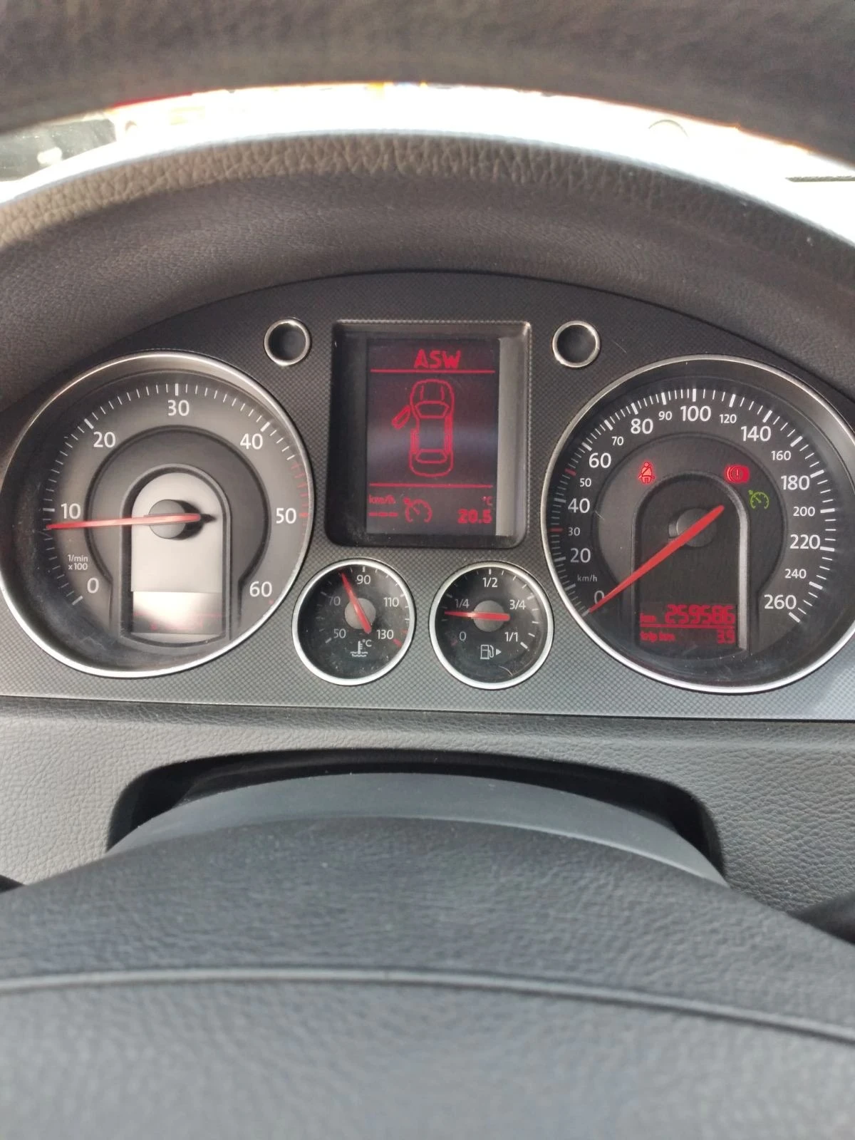 VW Passat 2.0 TDi, снимка 16 - Автомобили и джипове - 55503018