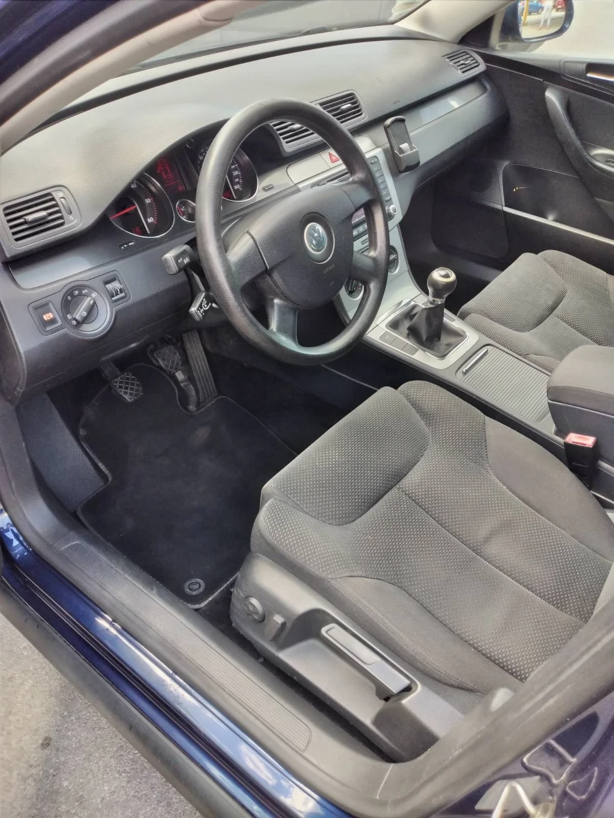 VW Passat 2.0 TDi, снимка 9 - Автомобили и джипове - 55503018