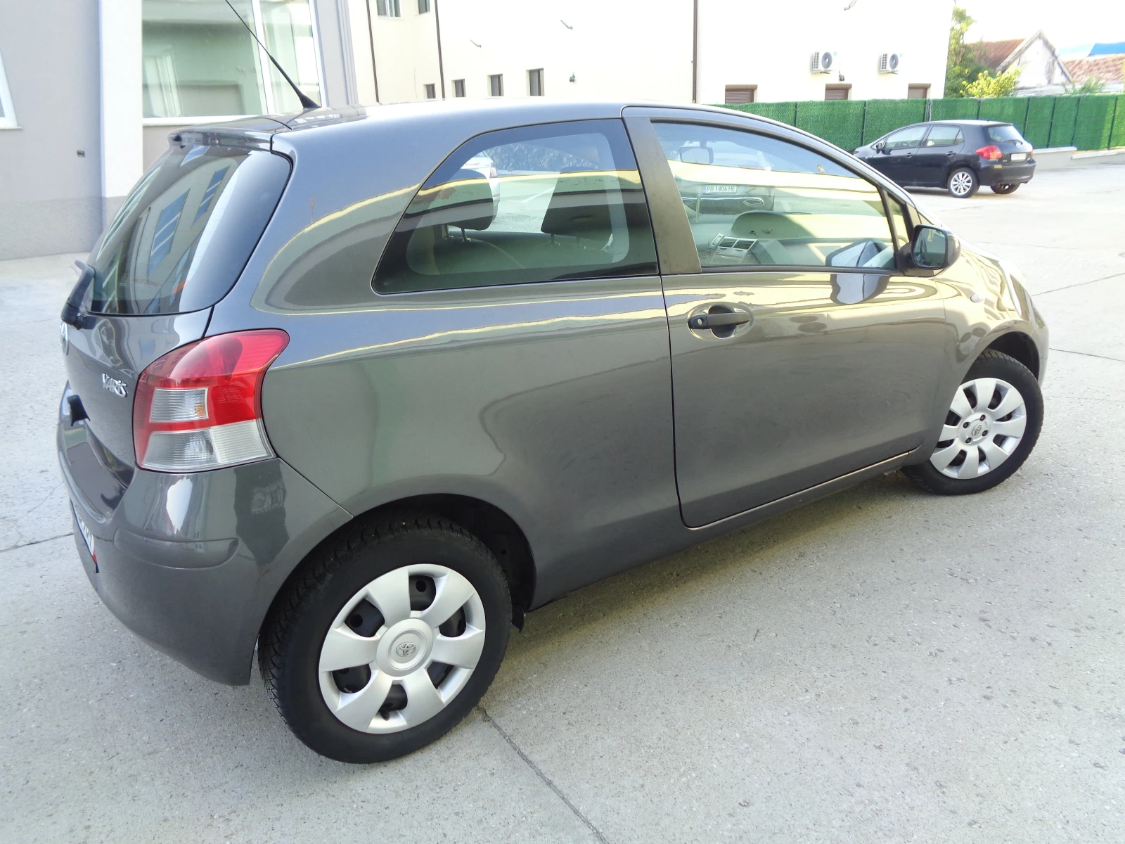 Toyota Yaris 1.0VVT-i-NEW FACE-BARTER-LIZING, снимка 3 - Автомобили и джипове - 55618117