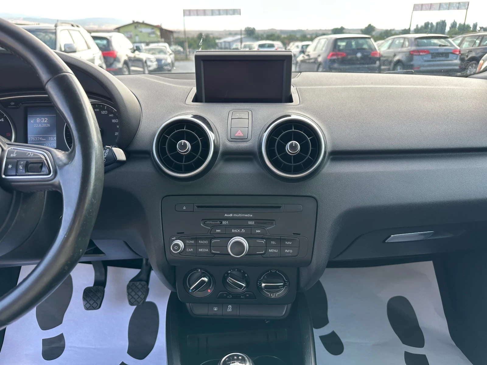 Audi A1 1.6TDI-НАВИГАЦИЯ-ОТЛИЧНО СЪСТОЯНИЕ, снимка 11 - Автомобили и джипове - 55767011