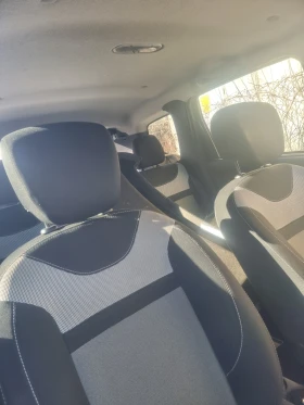 Dacia Duster 1600i 115ks 4x4, снимка 6