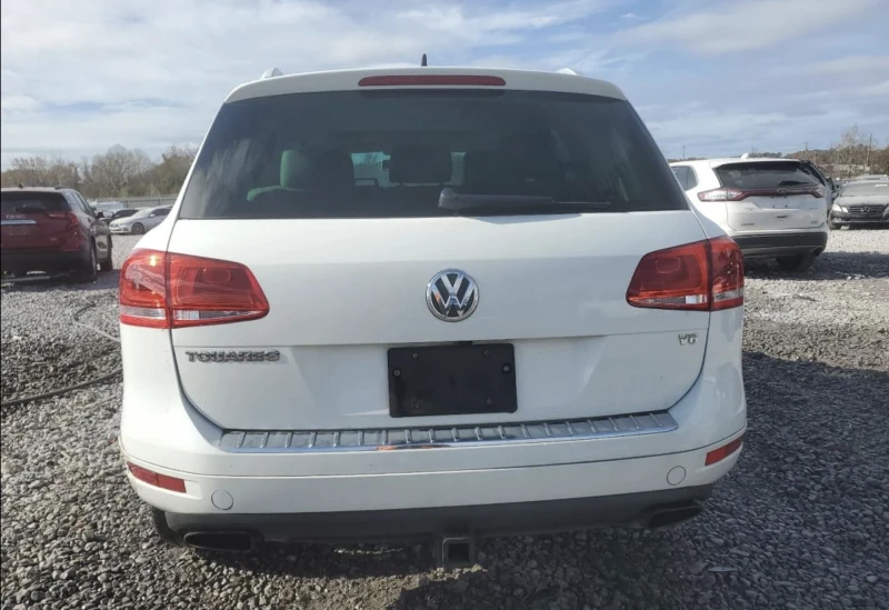 VW Touareg, снимка 6 - Автомобили и джипове - 49114526