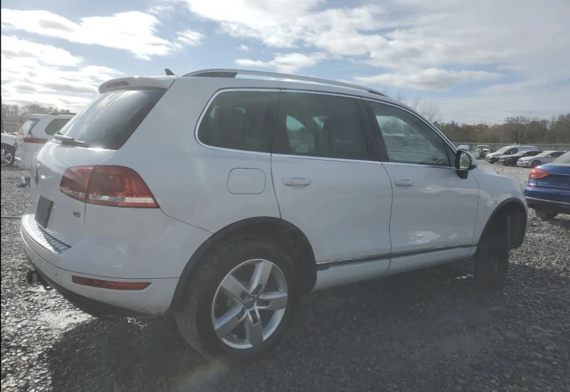 VW Touareg, снимка 4 - Автомобили и джипове - 49114526