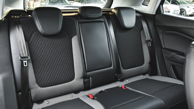 Opel Grandland X 1.6 Turbo Elegance Plug-in Hybrid4 4x4 Automatic, снимка 11 - Автомобили и джипове - 52077873