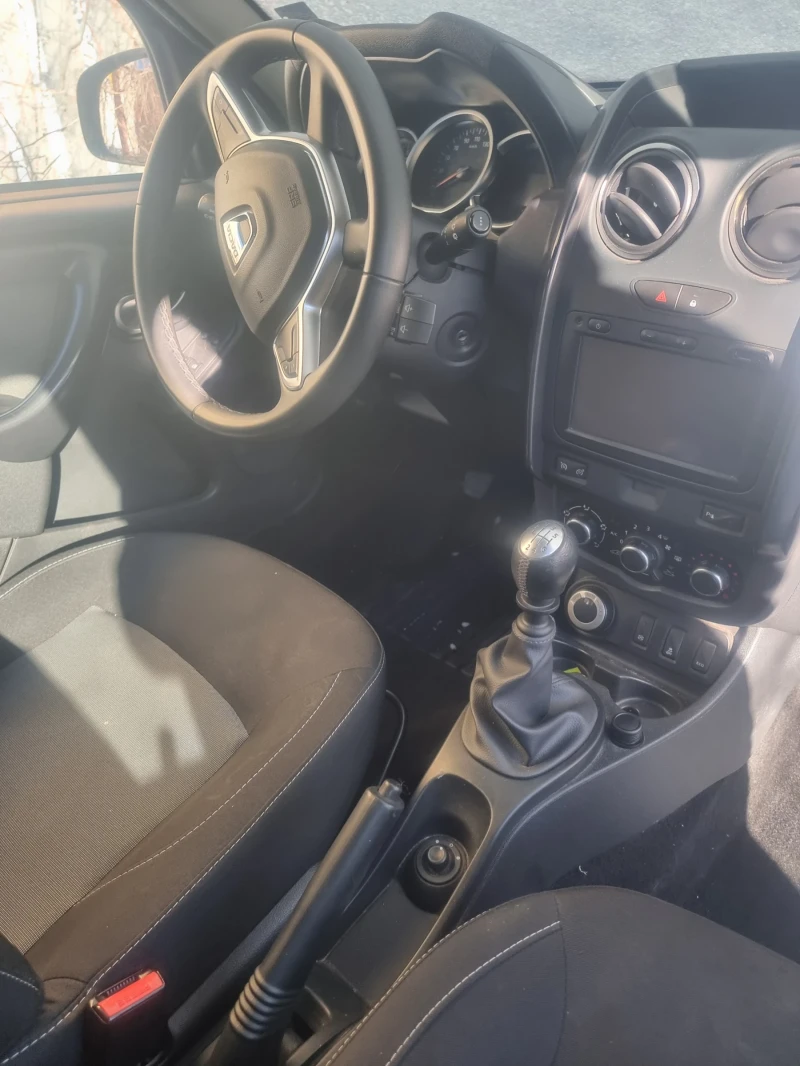 Dacia Duster 1600i 115ks 4x4, снимка 3 - Автомобили и джипове - 53045781