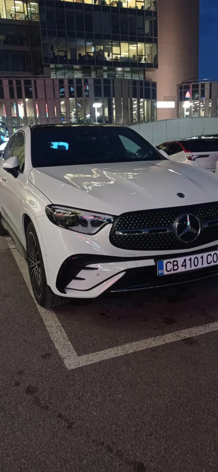 Mercedes-Benz GLC 300 Coupe/AMG/Pano/4M, снимка 3 - Автомобили и джипове - 53755852