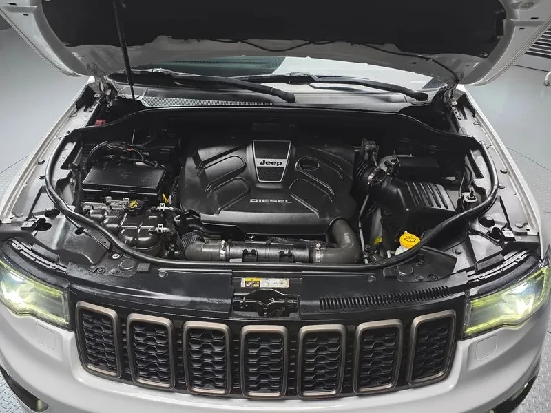 Jeep Grand cherokee 3.0 DIESEL 75TH SPECIAL EDITION WK2, снимка 6 - Автомобили и джипове - 55298850