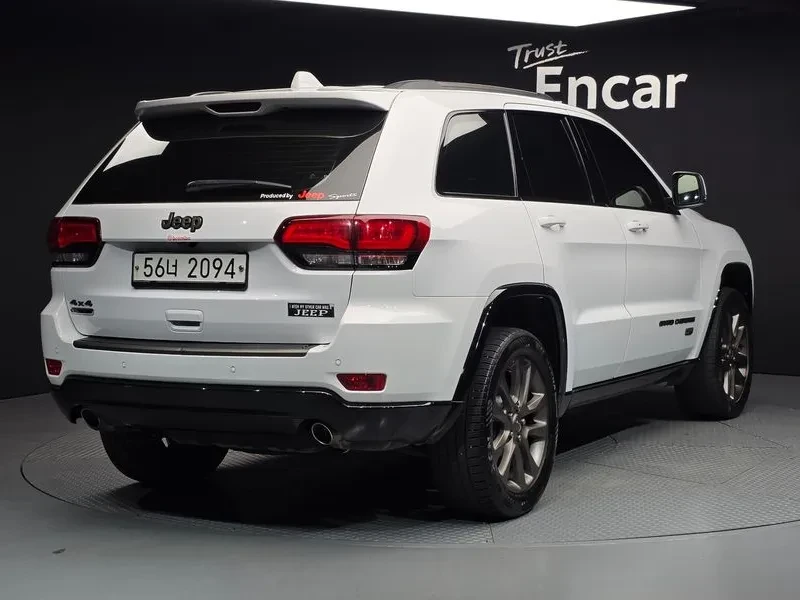 Jeep Grand cherokee 3.0 DIESEL 75TH SPECIAL EDITION WK2, снимка 2 - Автомобили и джипове - 55298850