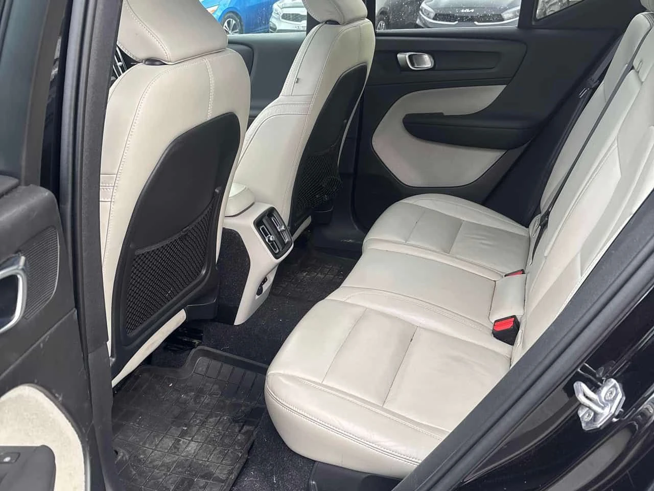 Volvo XC40 Inscription / 360 / Harmon Kardon , снимка 10 - Автомобили и джипове - 53868255