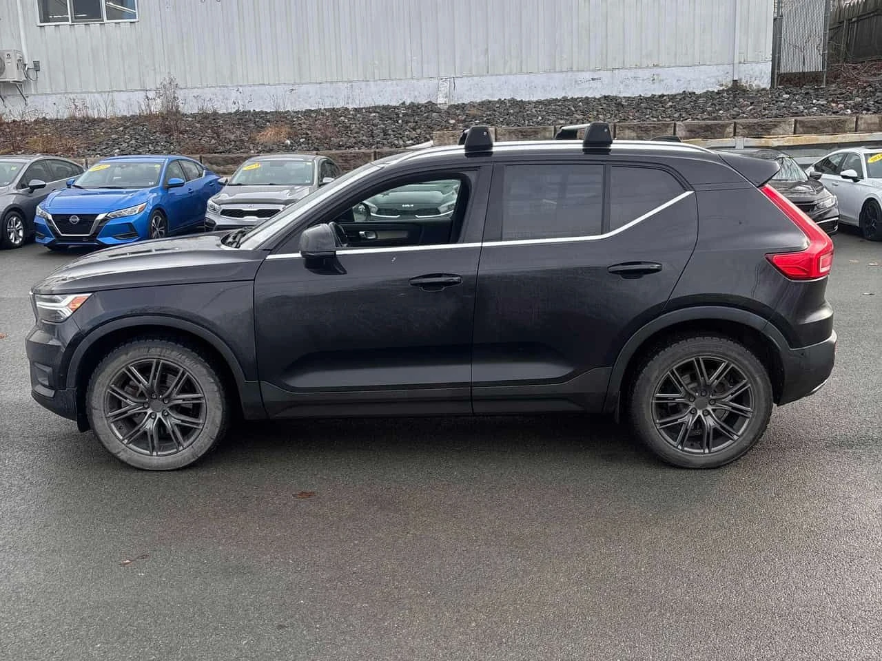 Volvo XC40 Inscription / 360 / Harmon Kardon , снимка 2 - Автомобили и джипове - 53868255