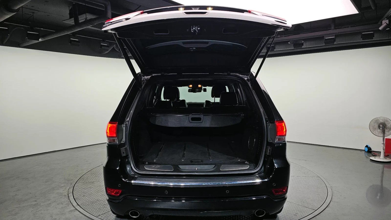 Jeep Grand cherokee 3.0 Diesel Overland DISItronic | Mobile.bg � ����������� 12