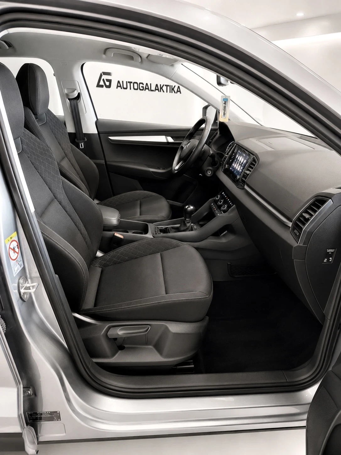 Skoda Karoq 150 к.с. 4x4 DSG ТОП СЪСТОЯНИЕ, снимка 9 - Автомобили и джипове - 54965562