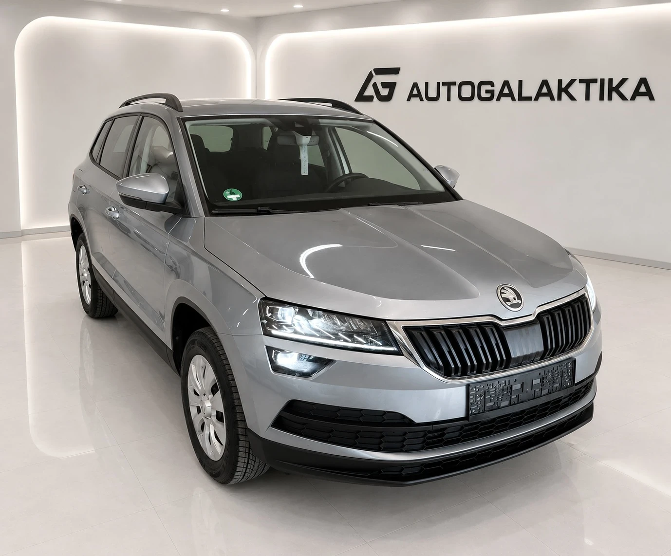 Skoda Karoq 150 к.с. 4x4 DSG ТОП СЪСТОЯНИЕ, снимка 2 - Автомобили и джипове - 54965562