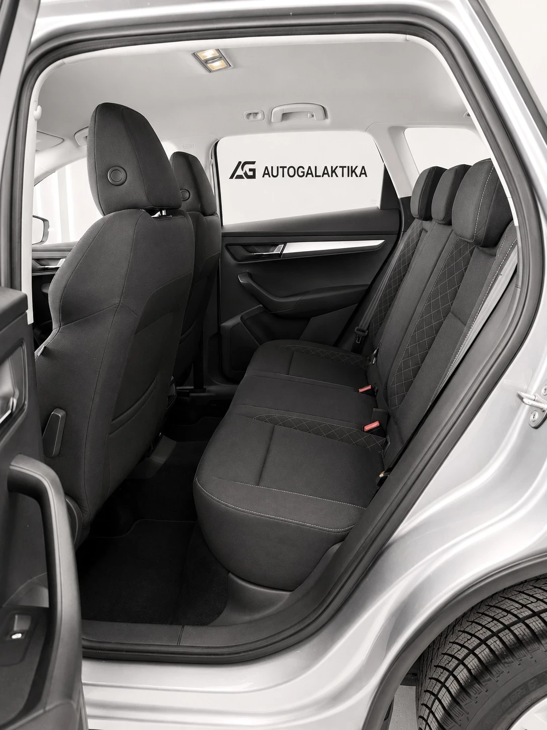 Skoda Karoq 150 к.с. 4x4 DSG ТОП СЪСТОЯНИЕ, снимка 14 - Автомобили и джипове - 54965562