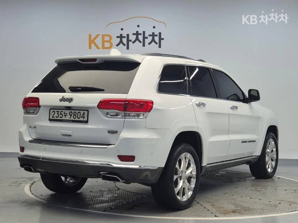 Jeep Grand cherokee 3.6 SUMMIT HARMON KARDON/PANORAMA/360CAM, снимка 2 - Автомобили и джипове - 55407487