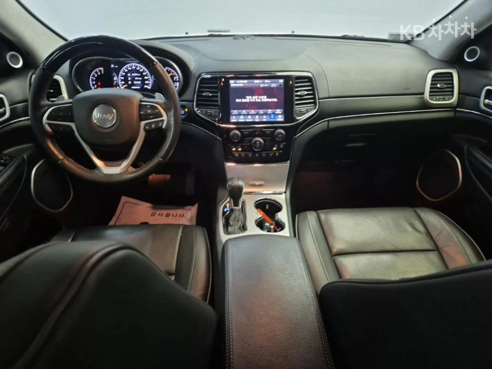 Jeep Grand cherokee 3.6 SUMMIT HARMON KARDON/PANORAMA/360CAM, снимка 7 - Автомобили и джипове - 55407487