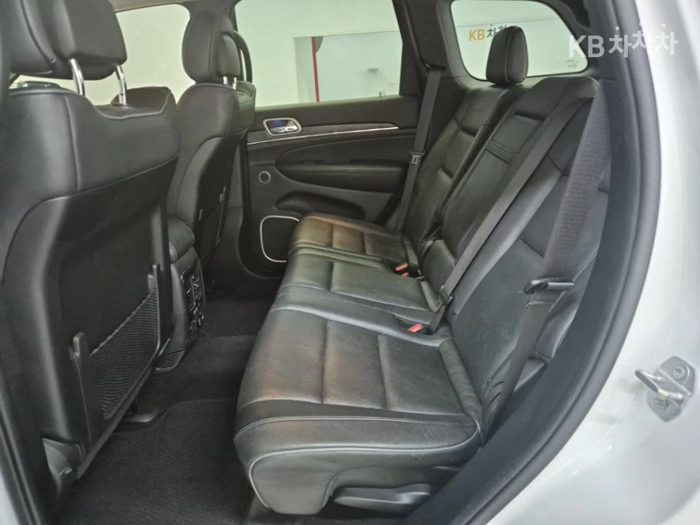 Jeep Grand cherokee 3.6 SUMMIT HARMON KARDON/PANORAMA/360CAM, снимка 11 - Автомобили и джипове - 55407487