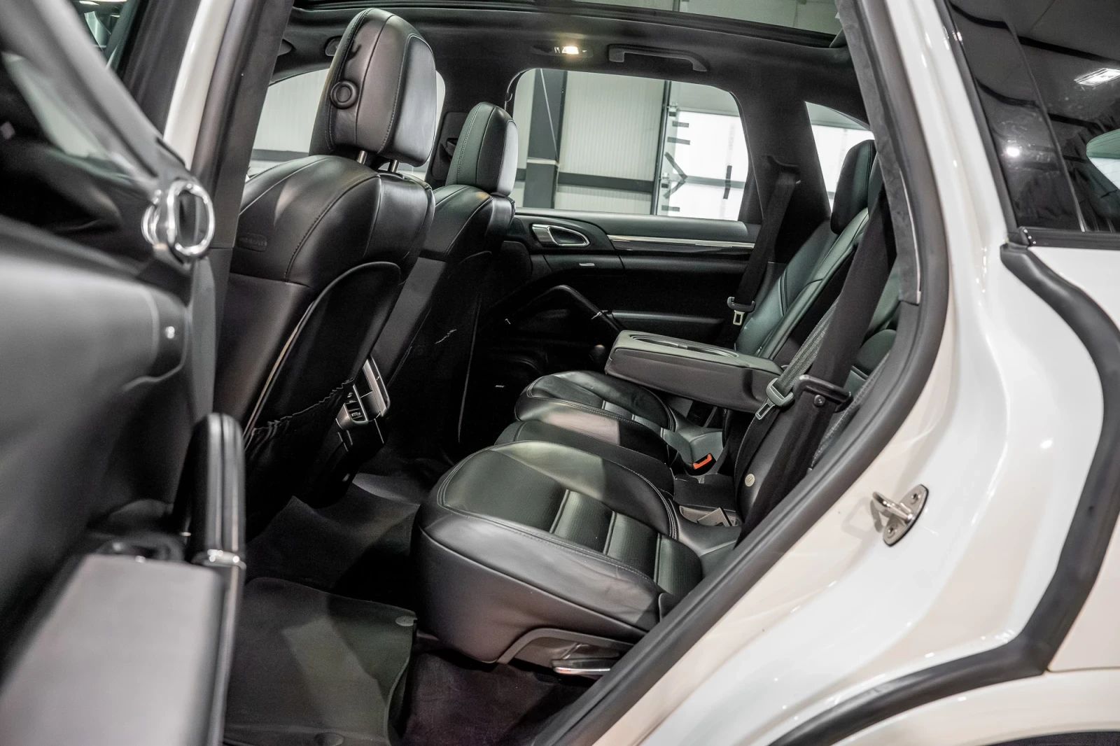 Porsche Cayenne 3.0D/Platinum Edition/GTS Pack/NAPPA, снимка 13 - Автомобили и джипове - 55623927