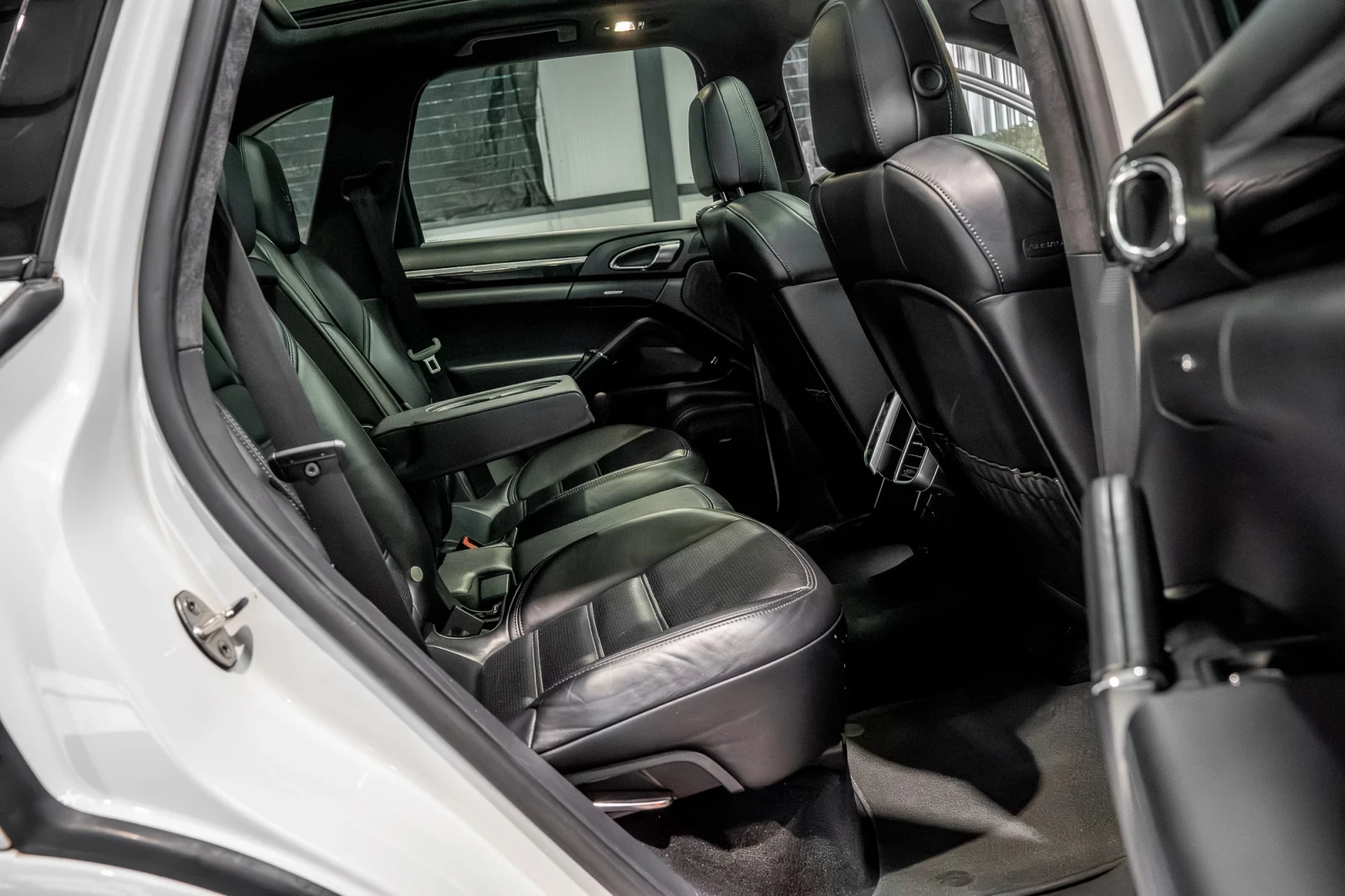 Porsche Cayenne 3.0D/Platinum Edition/GTS Pack/NAPPA, снимка 14 - Автомобили и джипове - 55623927