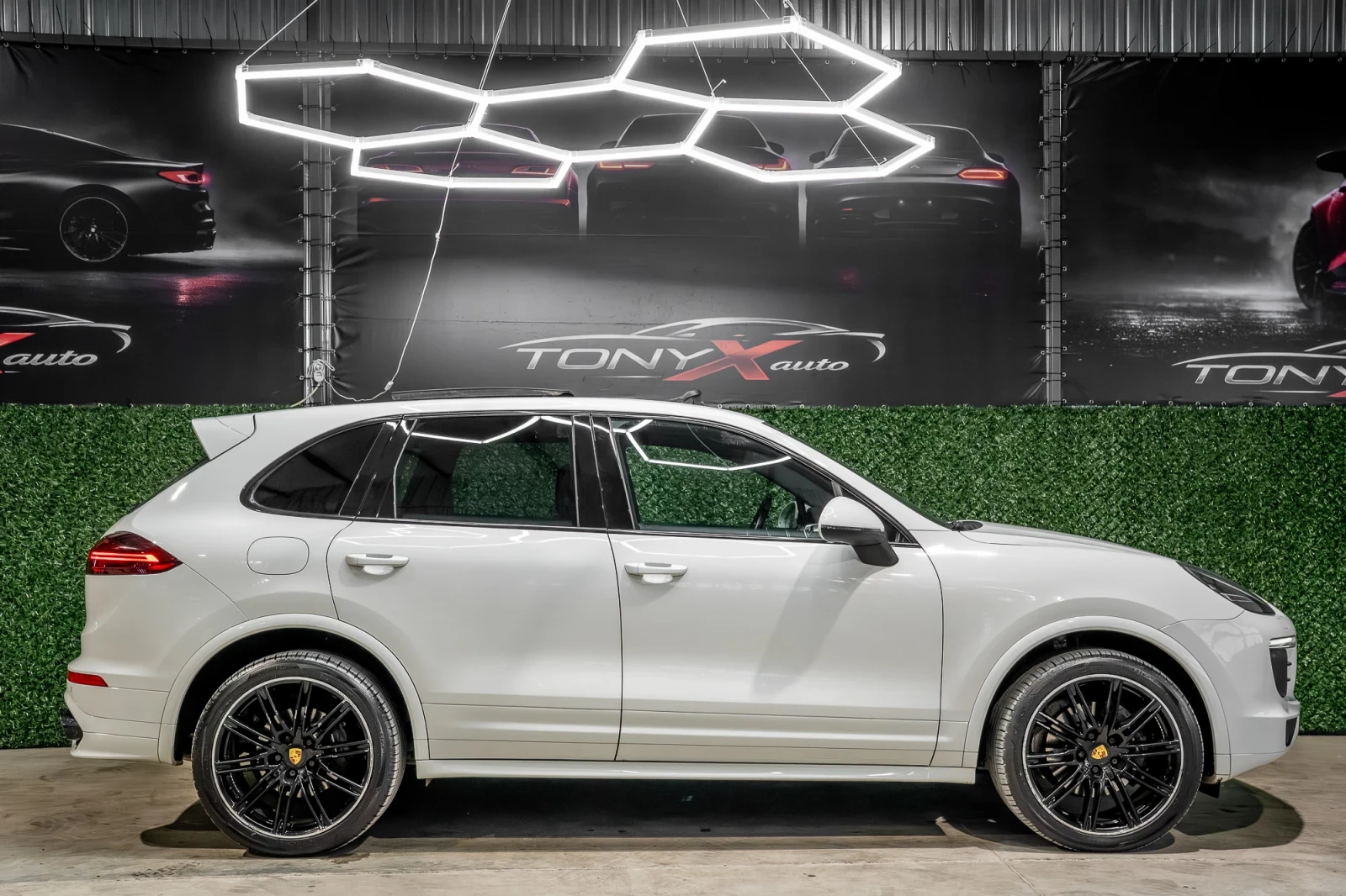 Porsche Cayenne 3.0D/Platinum Edition/GTS Pack/NAPPA, снимка 8 - Автомобили и джипове - 55623927