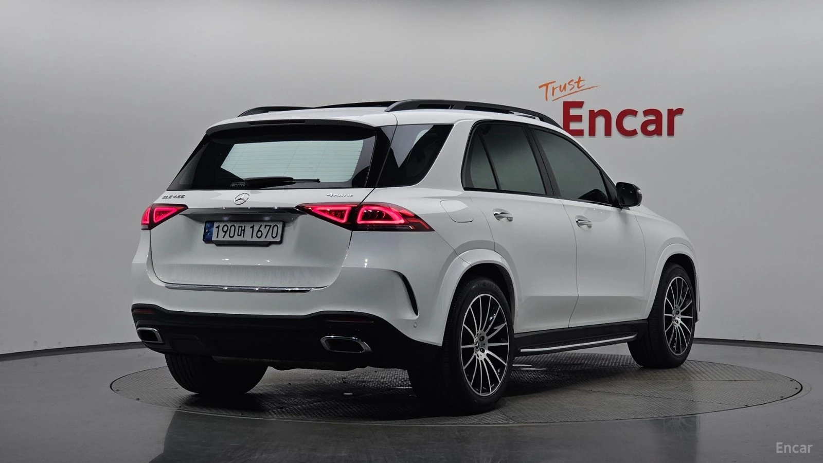 Mercedes-Benz GLE 450 AMG Line| BLACK WOOD| AIR| 360| VENTED S| HUD, снимка 4 - Автомобили и джипове - 56136412