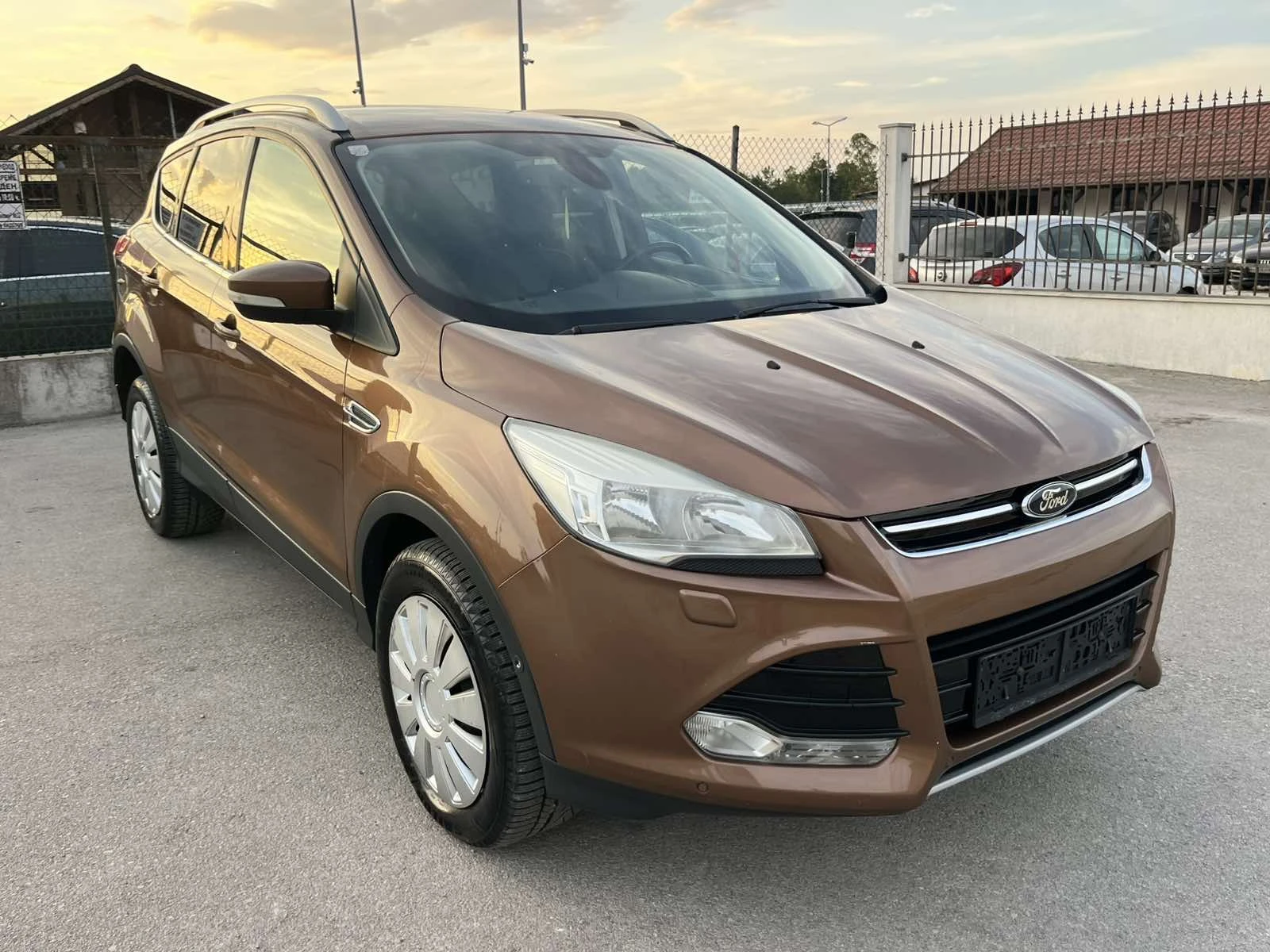 Ford Kuga 2.0d 140кс 4Х4 АВТОМАТ EURO 5В АВТОПИЛОТ, снимка 3 - Автомобили и джипове - 56154949